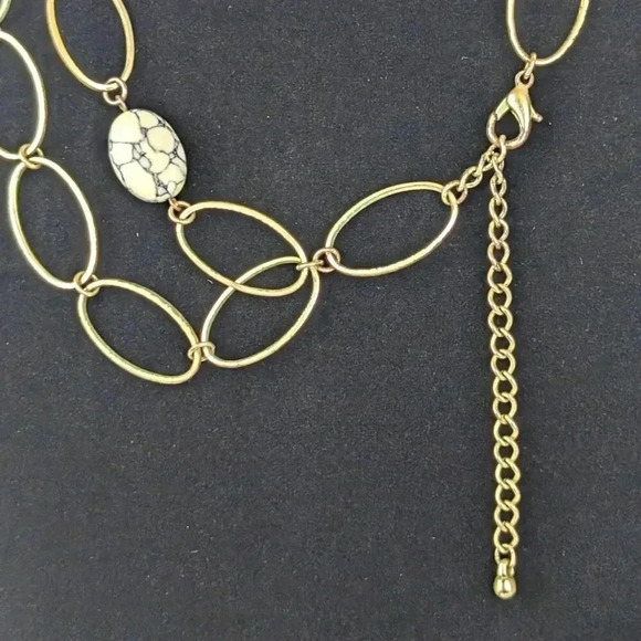Gold Tone Cutout & Stone Necklace - Picture 4 of 5